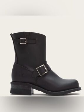 FRYE ENGINEER Leather Boots EUC Women’s Oil / Slip Resistant Black Silver Buckle